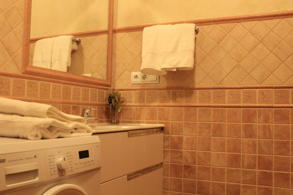 Apartamentos Los Rosales De Isabel Corral de Ayllon Luaran gambar